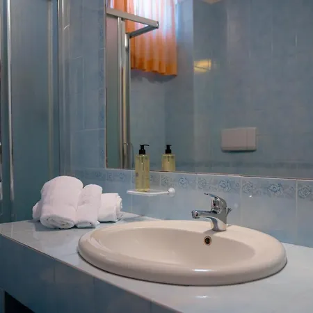 Affittacamere Soleluna Via Silvio Pellico 6 4*